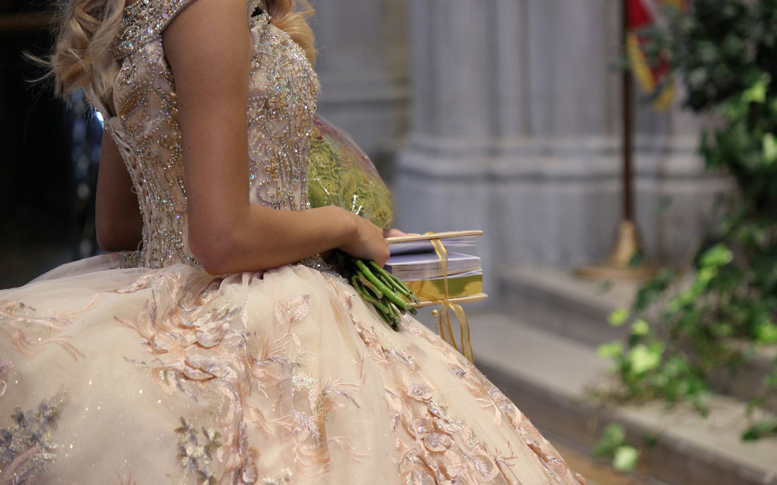 How do you plan a quinceañera?